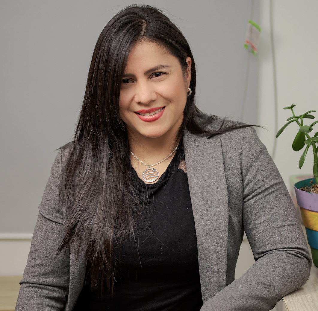 Retrato de Viviana Usuga, creadora del Método L.I.D.E.R.™